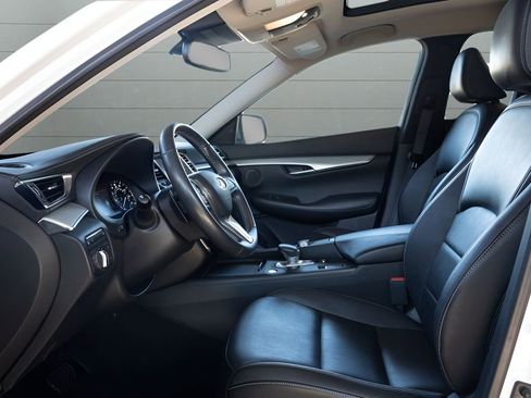 Used 2021 INFINITI QX50 Luxe AWD/4WD image 41