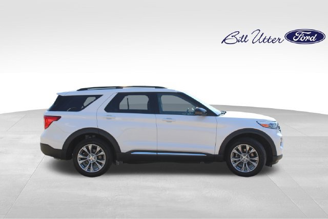 Used 2023 Ford Explorer XLT w/ Equipment Group 202A AWD/4WD image 4