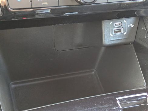 Used 2025 Jeep Compass Latitude w/ Altitude Special Edition image 21