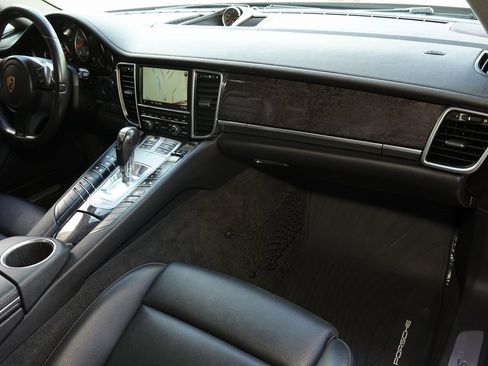 Used 2016 Porsche Panamera 4S image 11