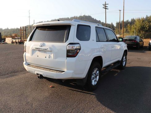 Used 2017 Toyota 4Runner SR5 AWD/4WD image 5