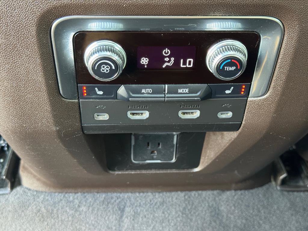 Used 2021 GMC Yukon SLT w/ SLT Luxury Plus Package AWD/4WD image 16