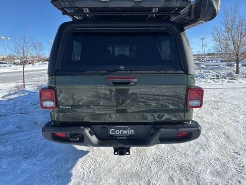 Used 2022 Jeep Gladiator Willys image 8