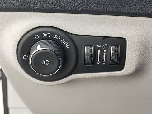 Certified 2018 Jeep Compass Latitude w/ Popular Equipment Group image 26