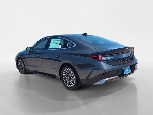 New 2025 Hyundai Sonata Limited image 3