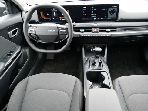 Used 2025 Kia K4 FWD image 19
