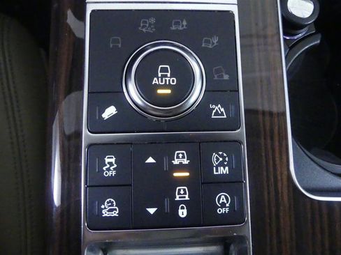 Used 2017 Land Rover Range Rover Supercharged AWD/4WD image 19