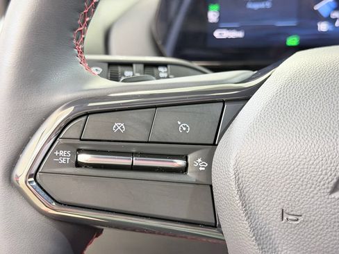 Used 2025 Chevrolet Equinox EV RS FWD image 44