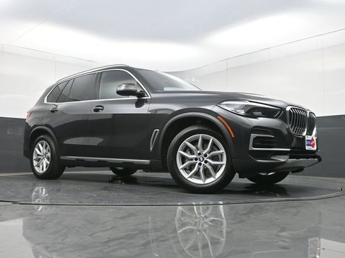 Used 2023 BMW X5 xDrive40i w/ Premium Package AWD/4WD image 29