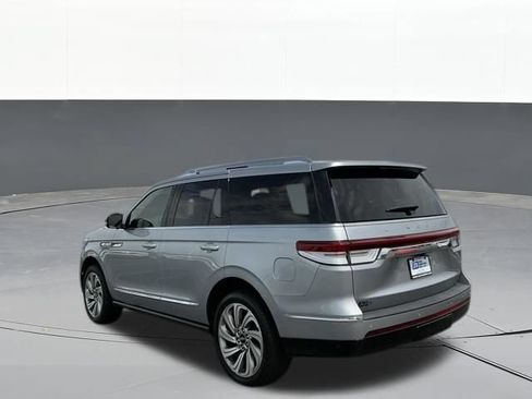 Used 2023 Lincoln Navigator Reserve AWD/4WD image 7