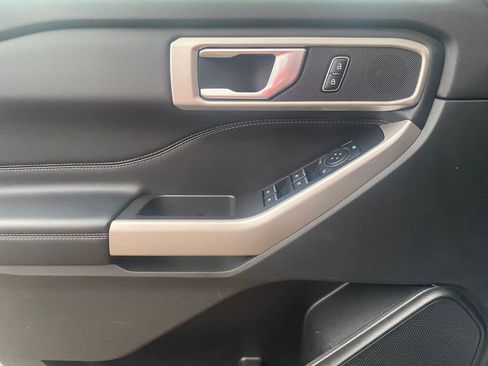 Used 2023 Ford Explorer XLT w/ Equipment Group 202A image 10