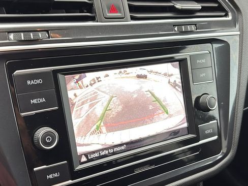 Used 2021 Volkswagen Tiguan S FWD image 18