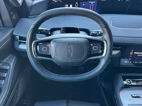 New 2026 Lincoln Navigator Reserve w/ Jet Appearance Package image 13