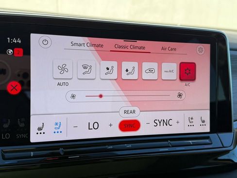 Certified 2025 Volkswagen Atlas SEL AWD/4WD image 19