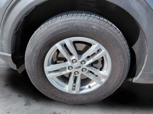 Used 2020 Ford Explorer XLT image 10