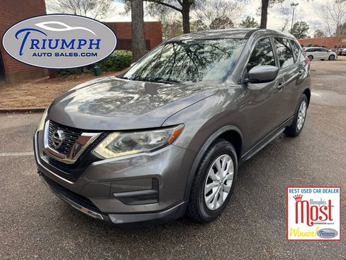 Used 2017 Nissan Rogue S image 1