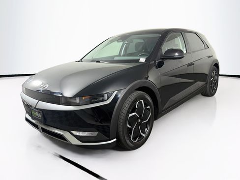 Used 2024 Hyundai Ioniq 5 SEL RWD image 3
