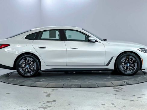 Used 2023 BMW i4 eDrive35 w/ Premium Package image 8