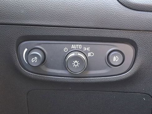 Used 2022 Buick Encore GX Essence w/ Experience Buick Package image 28