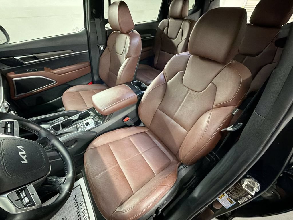 Used 2023 Kia Telluride EX w/ EX Captain's Chair Package AWD/4WD image 20