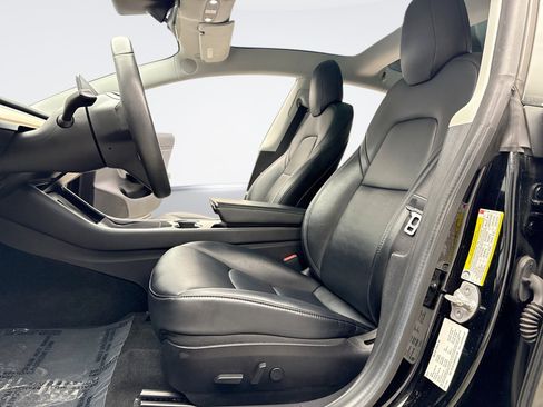 Used 2019 Tesla Model 3 Standard Range Plus image 11