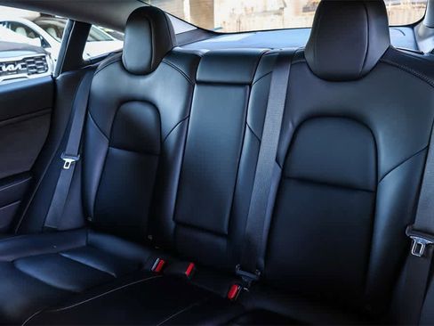 Used 2021 Tesla Model 3 Standard Range Plus image 17