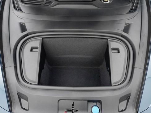 New 2025 Porsche Taycan GTS image 31