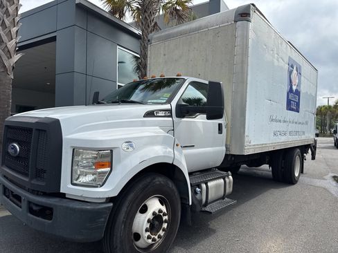 Used 2016 Ford F650 2WD Regular Cab Super Duty image 8