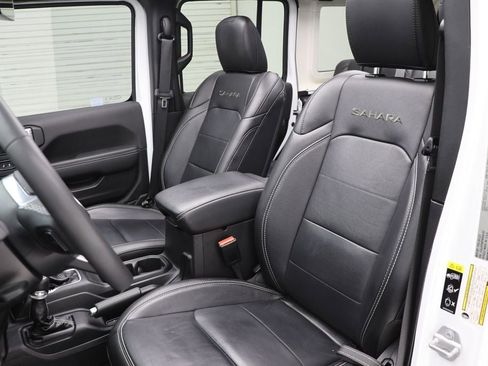 Used 2023 Jeep Wrangler Unlimited Sahara image 15