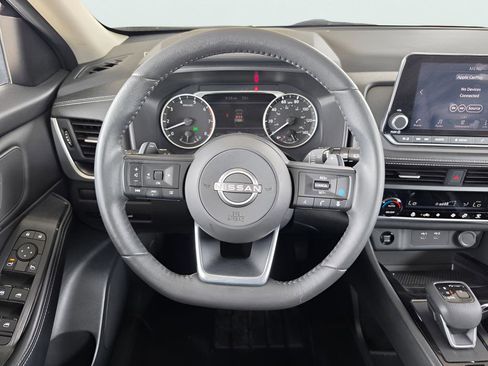 Used 2024 Nissan Rogue SV w/ SV Premium Package FWD image 23