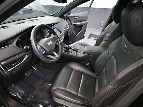Used 2023 Cadillac XT4 Sport image 23