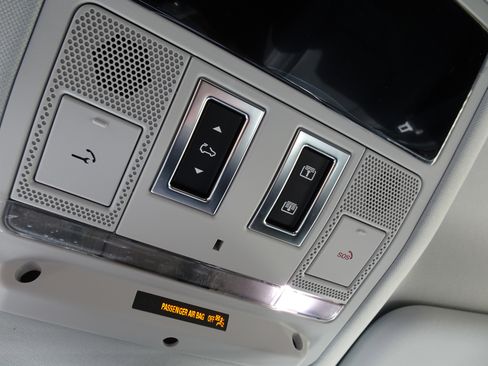 New 2026 Land Rover Defender 110 S image 27