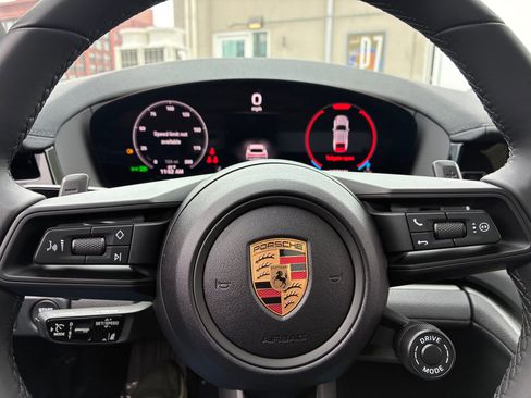 Certified 2025 Porsche Panamera image 31