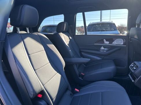 Used 2025 Mercedes-Benz GLS 450 4MATIC image 28