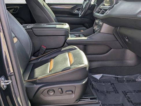 Used 2024 GMC Yukon AT4 w/ AT4 Premium Package AWD/4WD image 19