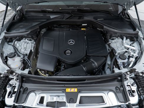New 2026 Mercedes-Benz GLC 300 4MATIC image 9