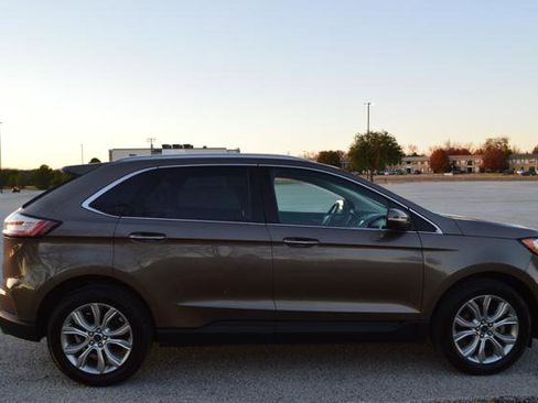 Used 2019 Ford Edge Titanium image 7