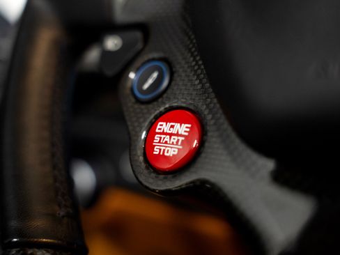 Used 2018 Ferrari 488 Spider image 8