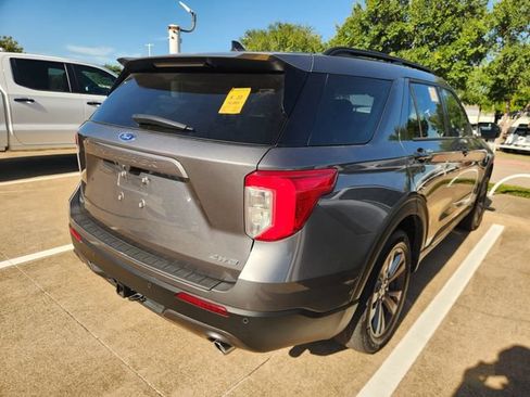 Used 2023 Ford Explorer XLT w/ Equipment Group 202A AWD/4WD image 6