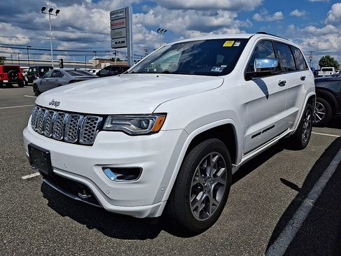 Used 2019 Jeep Grand Cherokee Overland AWD/4WD image 2