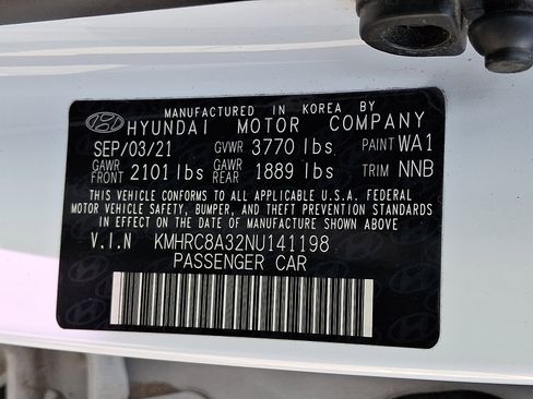 Used 2022 Hyundai Venue Limited w/ Cargo Package FWD image 27