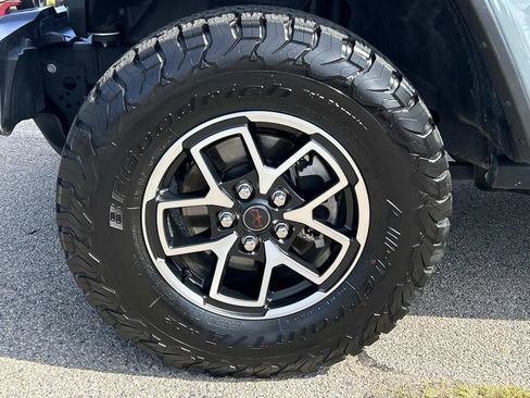 Certified 2025 Jeep Wrangler Unlimited Rubicon w/ Safety Group AWD/4WD image 9