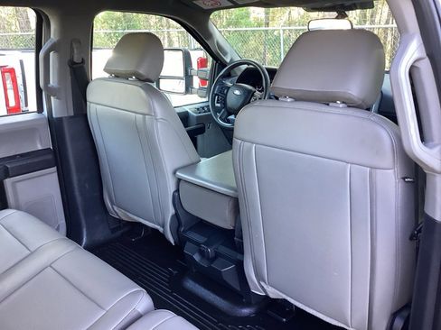 Used 2022 Ford F250 XL w/ Power Equipment Group image 34