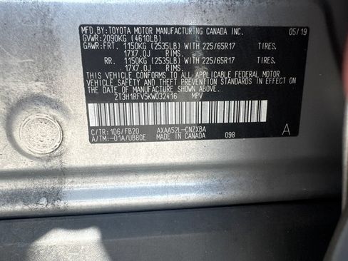 Used 2019 Toyota RAV4 LE FWD image 13