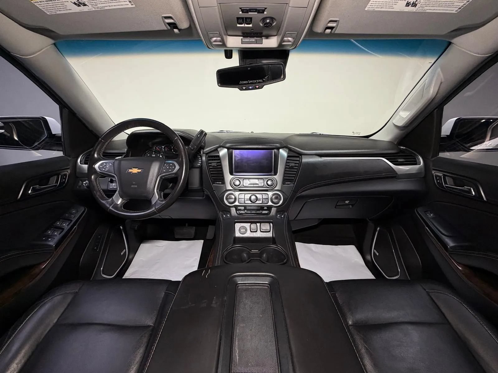 Used 2015 Chevrolet Suburban LT RWD image 26