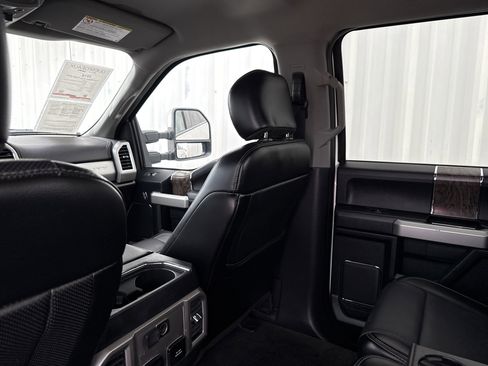 Used 2018 Ford F250 Lariat w/ Lariat Ultimate Package image 36