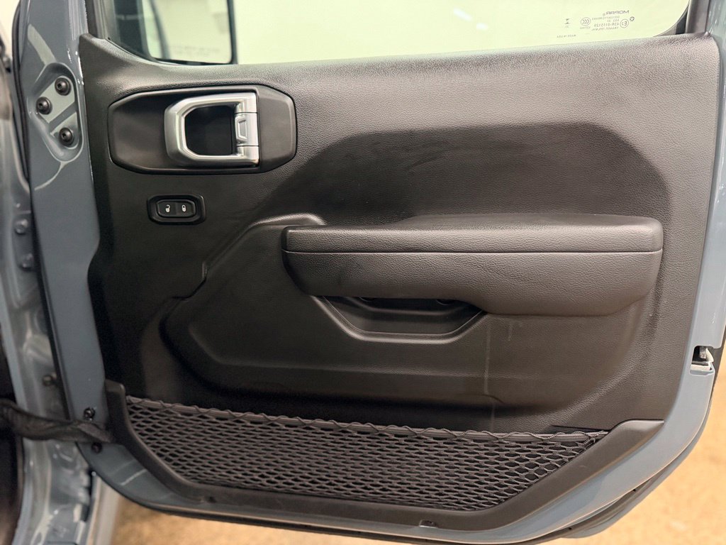 Used 2024 Jeep Wrangler Unlimited AWD/4WD image 19