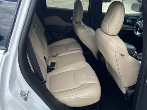 Used 2016 Jeep Cherokee Limited FWD image 14