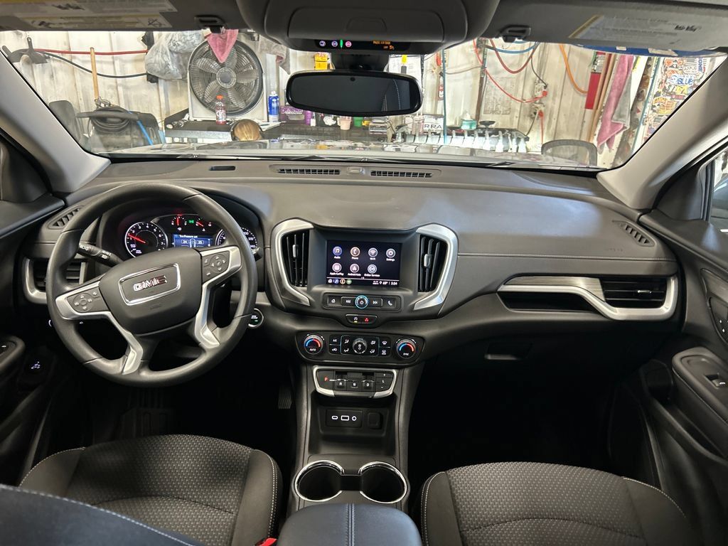 Used 2024 GMC Terrain SLE w/ Driver Convenience Package AWD/4WD image 18