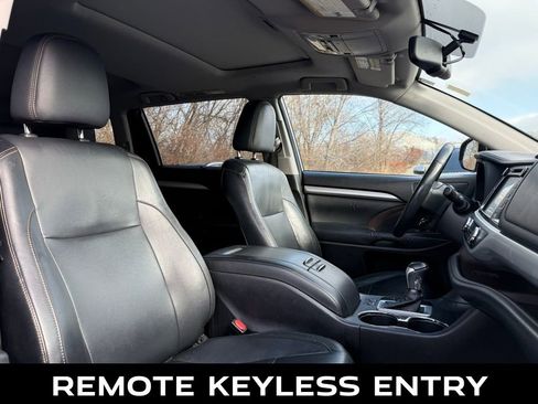 Used 2015 Toyota Highlander XLE image 16